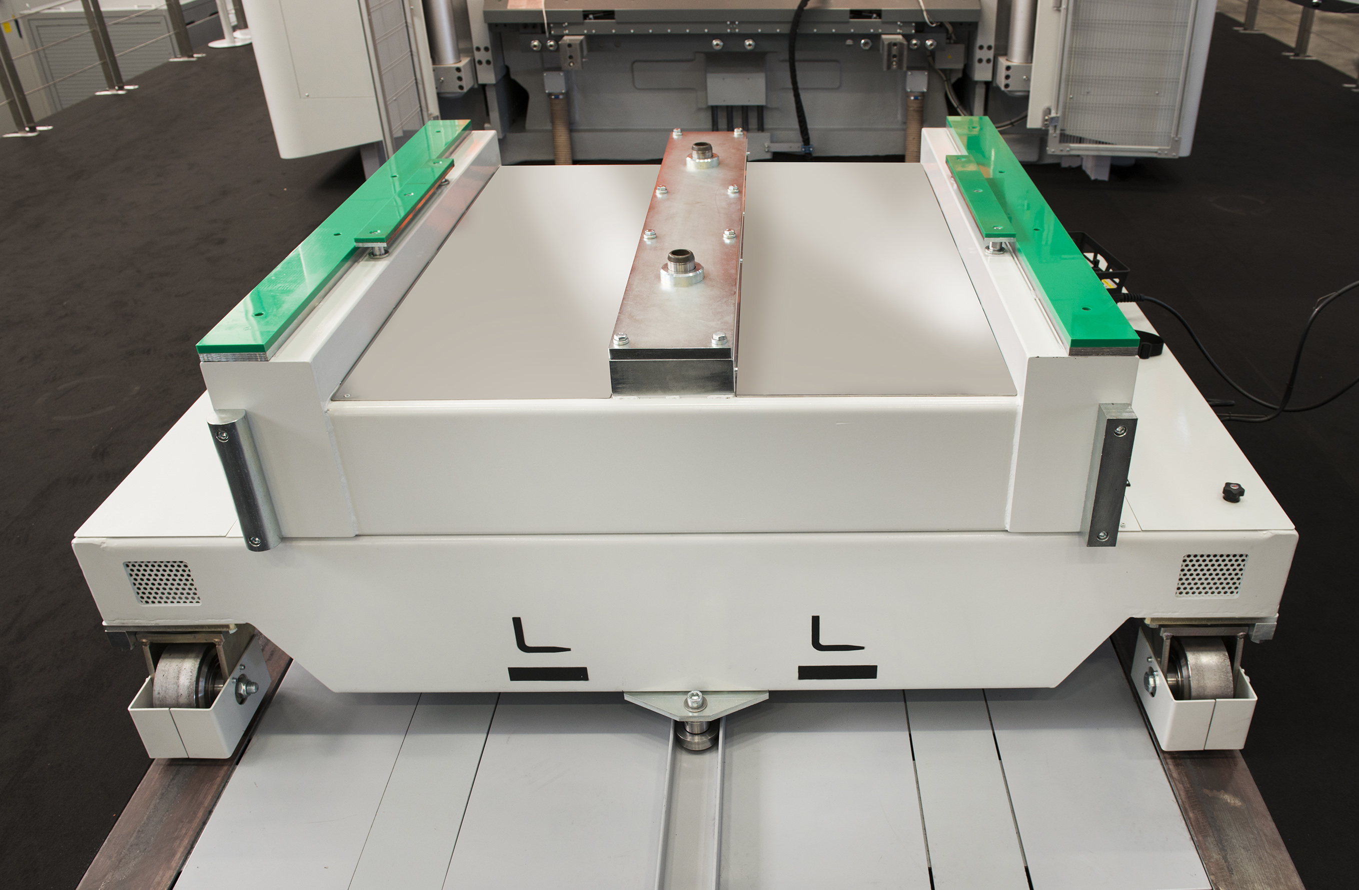 Sacmi CRS (Fast Mould Changeover), a global standard for high tonnage presses